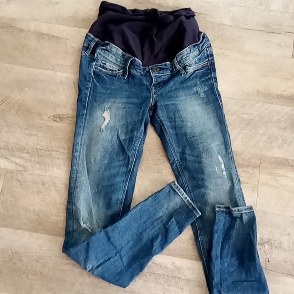 H&M Maternity pants size 6 distressed